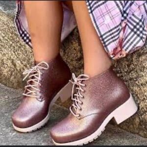 Mel Melissa Shimmering Pink Lace-Up ankle Boots